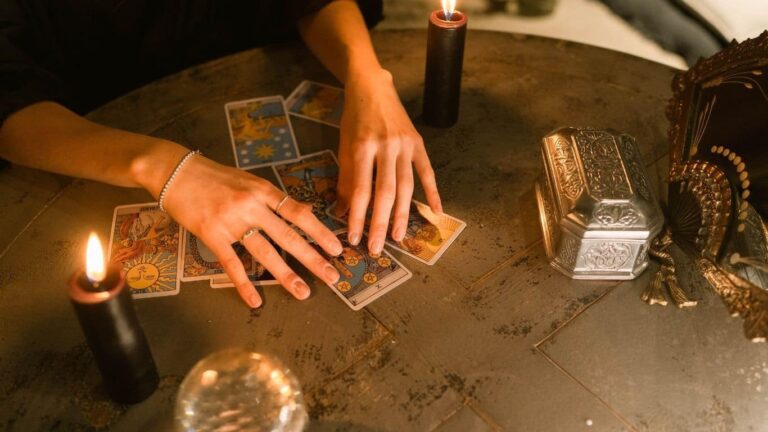 Is Yes and No Tarot Reading Accurate? Are Tarot Cards an Oracle or a Psychological Tool?