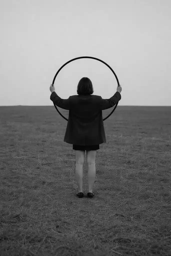 Birth chart calculator showing natal chart circle and planetary positions.