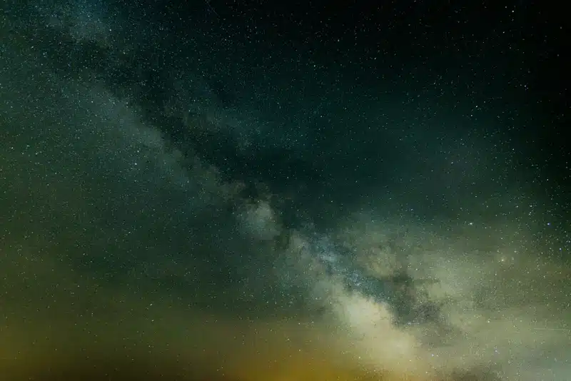 Milky Way night sky symbolizing subtle semi-sextile connections in astrology.