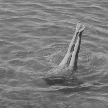 Symbolic image representing Rihanna’s birth chart themes of Sun in Pisces and emotional depth.