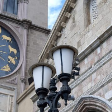 Historical birth chart integrated into a building's structure to represent the Sun in the 8th house.