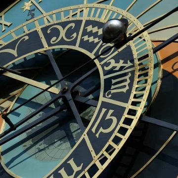 Birth chart to represent the Sun in the 9th house.