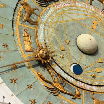 Astrological birth chart. Sun in the 2nd house.